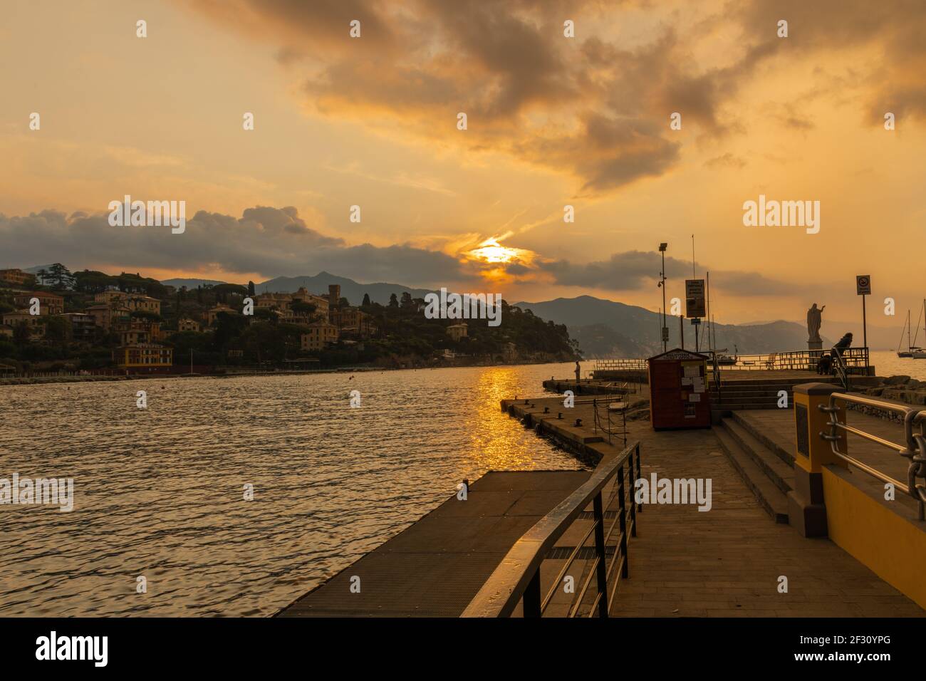 Coucher du soleil sur la côte Banque D'Images