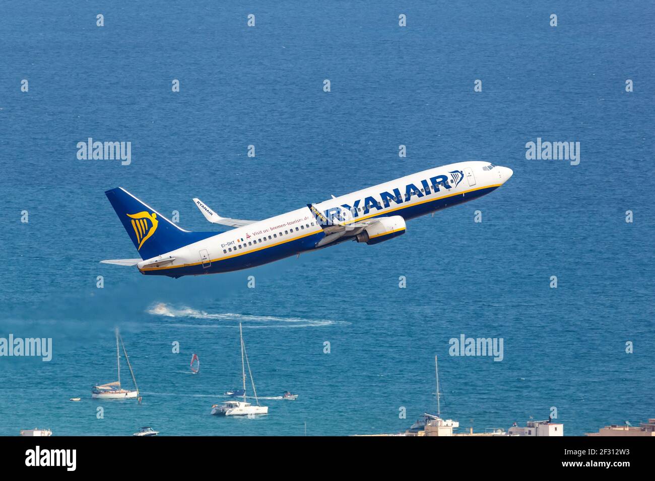 Palma de Majorque, Espagne - 21 juillet 2018 : décollage de l'avion Ryanair Boeing B737-800 à l'aéroport de Palma de Majorque en Espagne. Banque D'Images