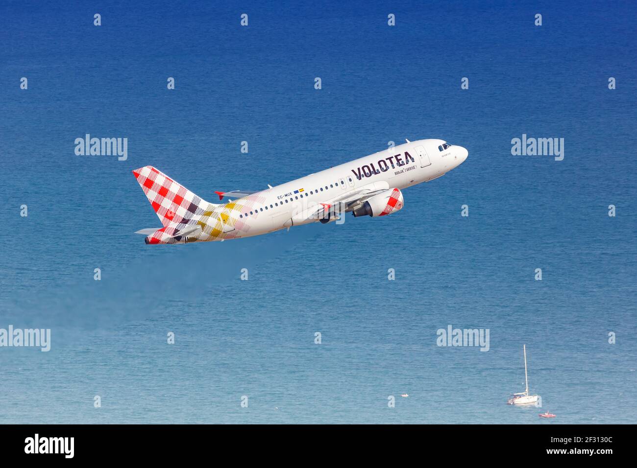 Palma de Majorque, Espagne - 21 juillet 2018 : photo aérienne d'un avion Volotea Airbus A319 à l'aéroport de Palma de Majorque en Espagne. Banque D'Images