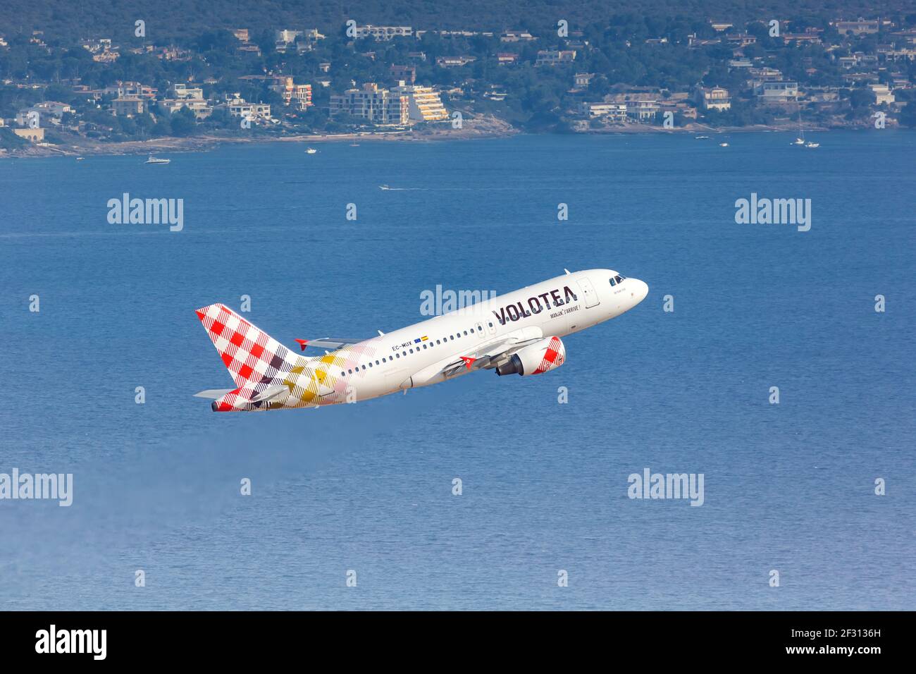 Palma de Majorque, Espagne - 21 juillet 2018 : photo aérienne d'un avion Volotea Airbus A319 à l'aéroport de Palma de Majorque en Espagne. Banque D'Images