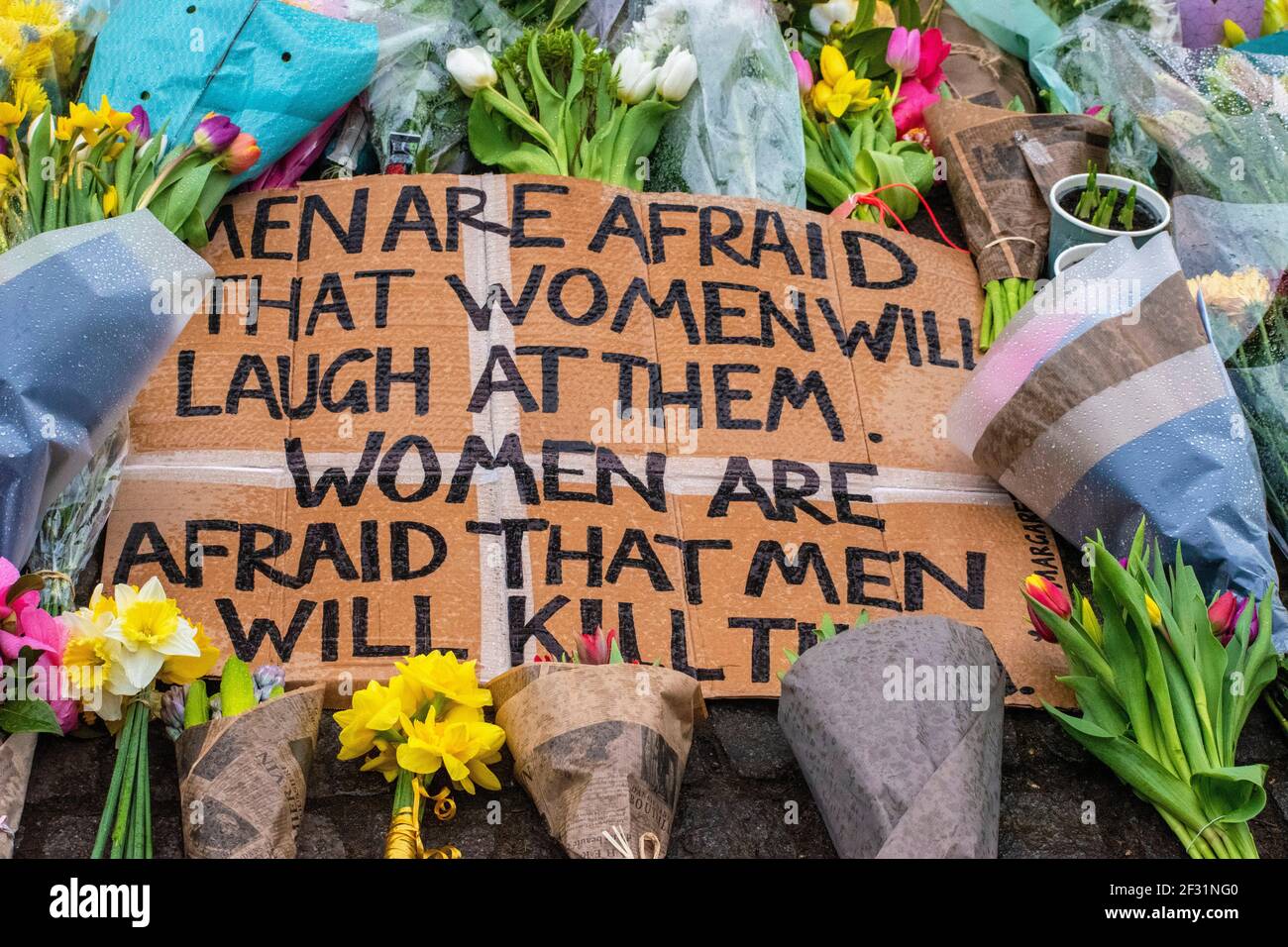 Londres, Royaume-Uni. 14 mars 2021. Hommages à Sarah Everard au kiosque Clapham Common. Credit: JOHNNY ARMSTEAD/Alamy Live News Banque D'Images