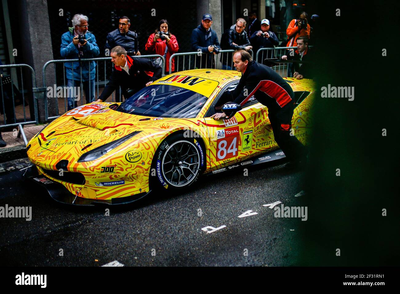 84 SEGAL Jeffrey (usa), BAPTISTA Rodrigo (BRA), LU Wei (CAN), Ferrari 488 GTE JMW Motorsport, action pendant le 2019 le Mans 24 heures de pesage, le 9 au 10 juin au circuit du Mans, France - photo Xavi Bonilla / DPPI Banque D'Images