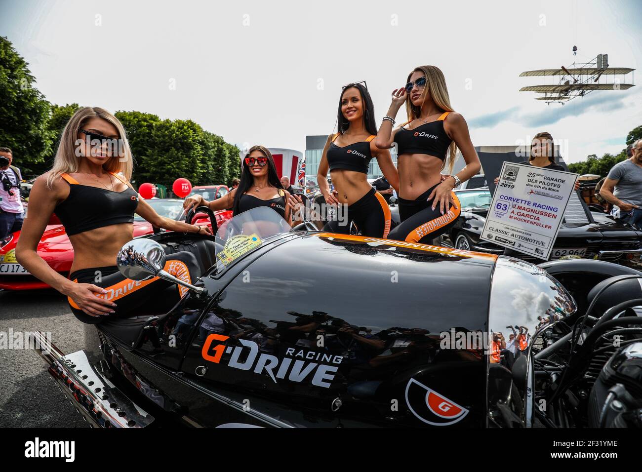 G-Drive Girls, ambiance pendant le défilé de la course des 24 heures du Mans  2019, du 15 au 16 juin sur le circuit du Mans, France - photo Marc de  Mattia / DPPI Photo Stock - Alamy