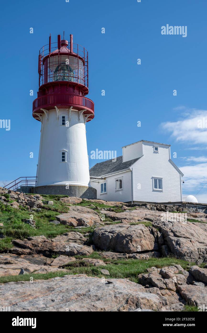 Phare de Lindesnes rouge-blanc, Lindesnes, Norvège Banque D'Images