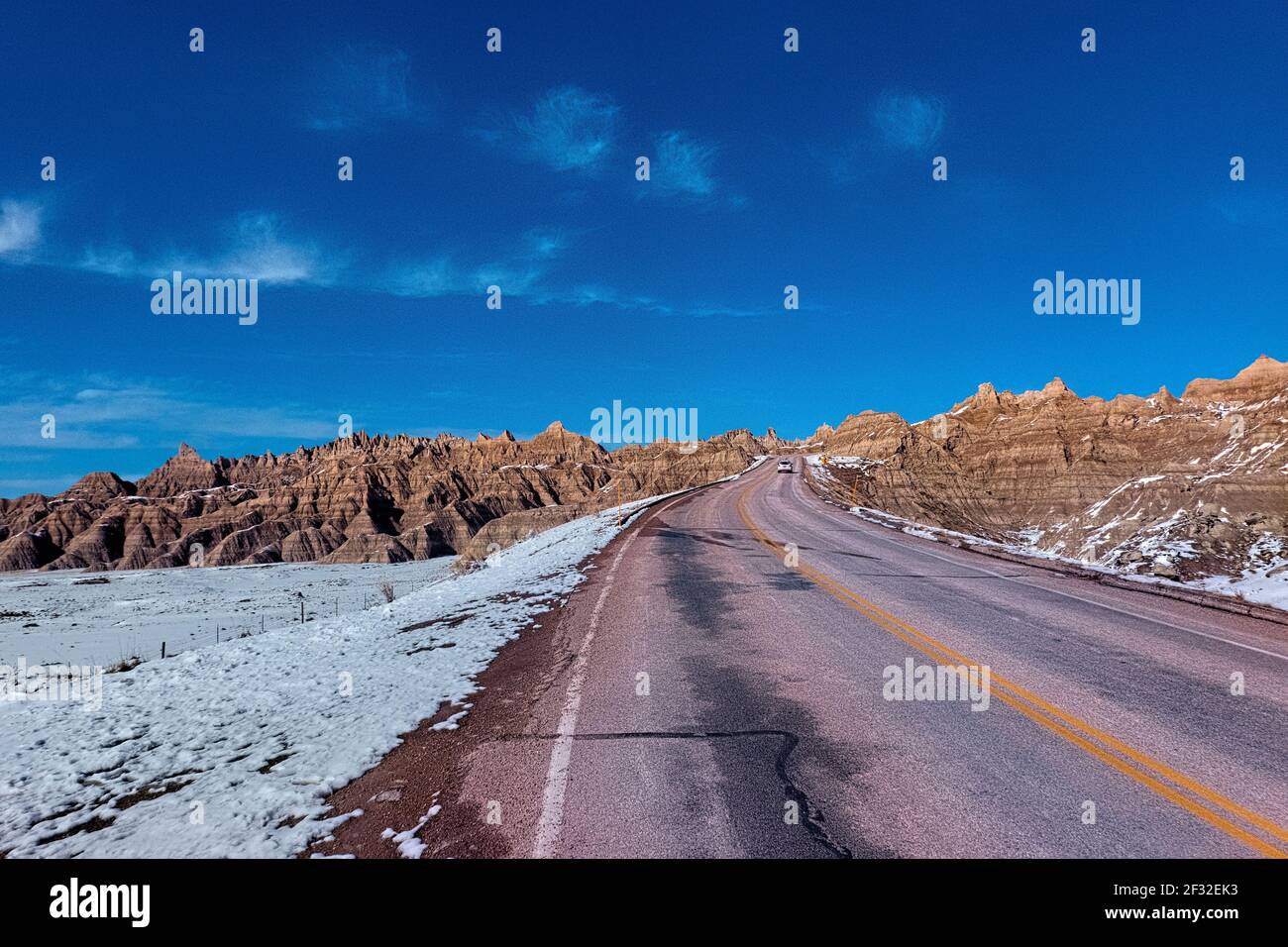 Conduite du circuit Badlands Loop, parc national Badlands, Dakota du Sud, États-Unis Banque D'Images