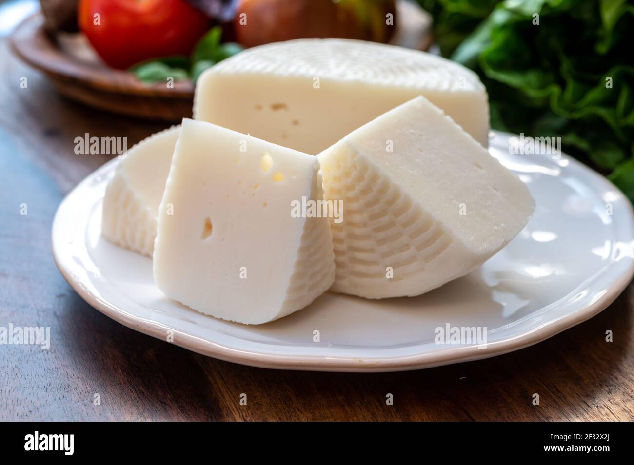 Collection de fromages, fromage blanc italien de brebis pecorino primo  vente de lîle de Sicile gros plan Photo Stock - Alamy