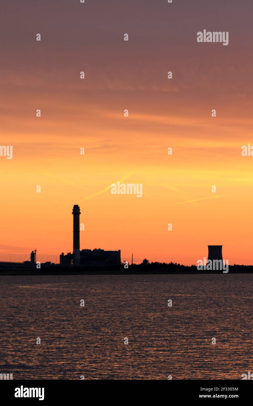 Coucher de soleil sur American Power, Beesley point Generating Station, Cape May County New Jersey, États-Unis Banque D'Images