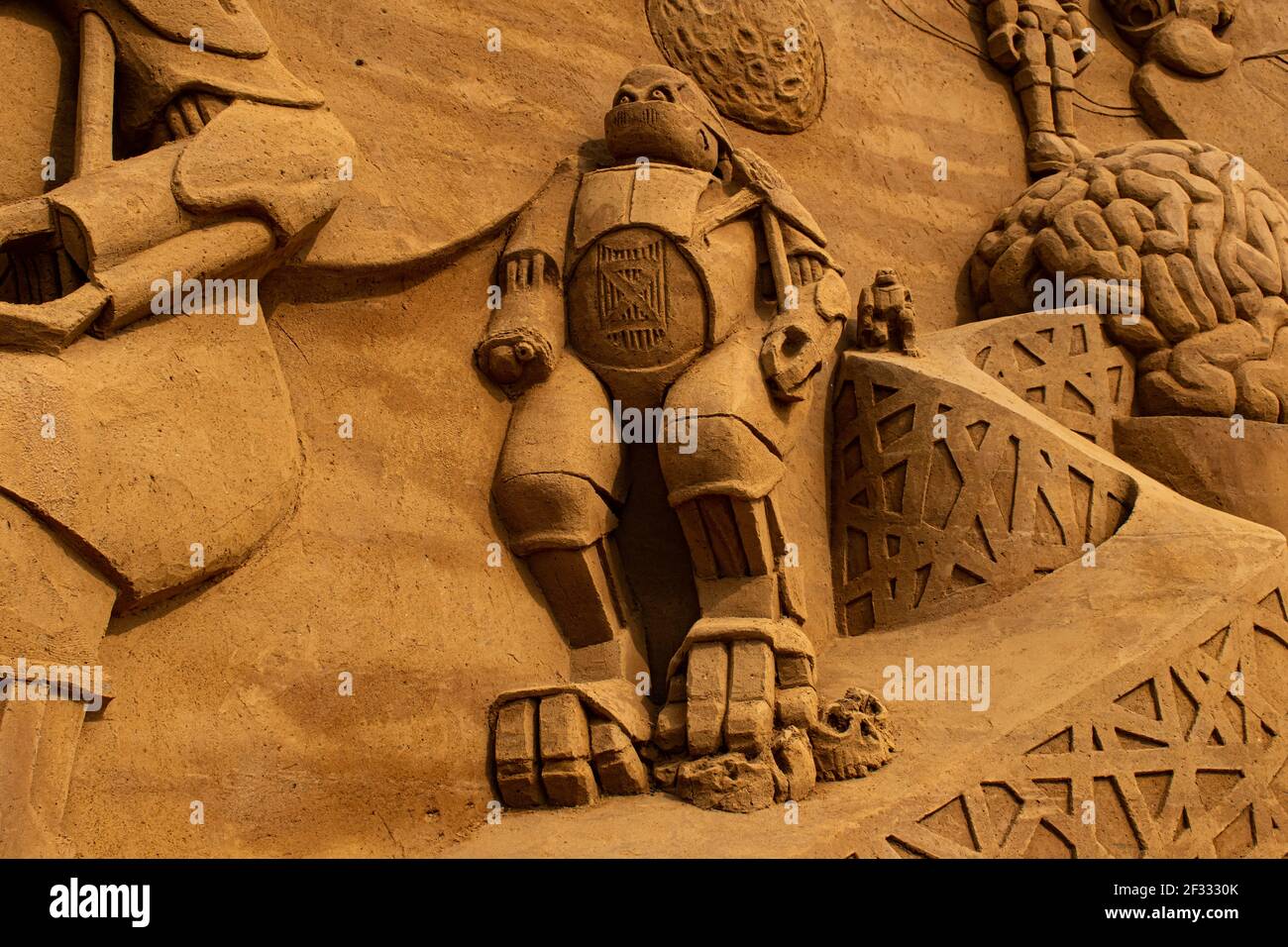 Robot de sable au festival de sculpture de sable 2019, Sondervig, Danemark  Photo Stock - Alamy