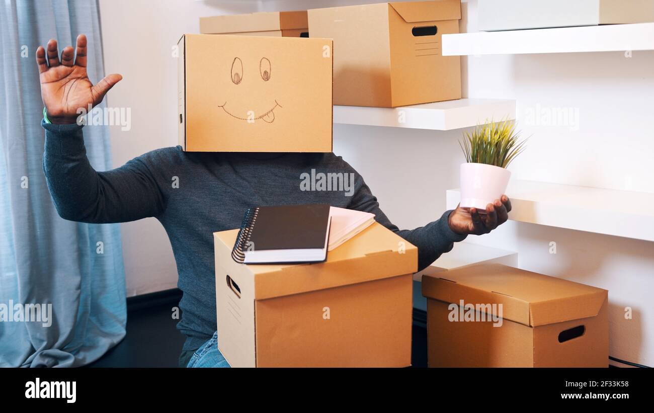 Emoji dansant Banque de photographies et d'images à haute résolution - Alamy