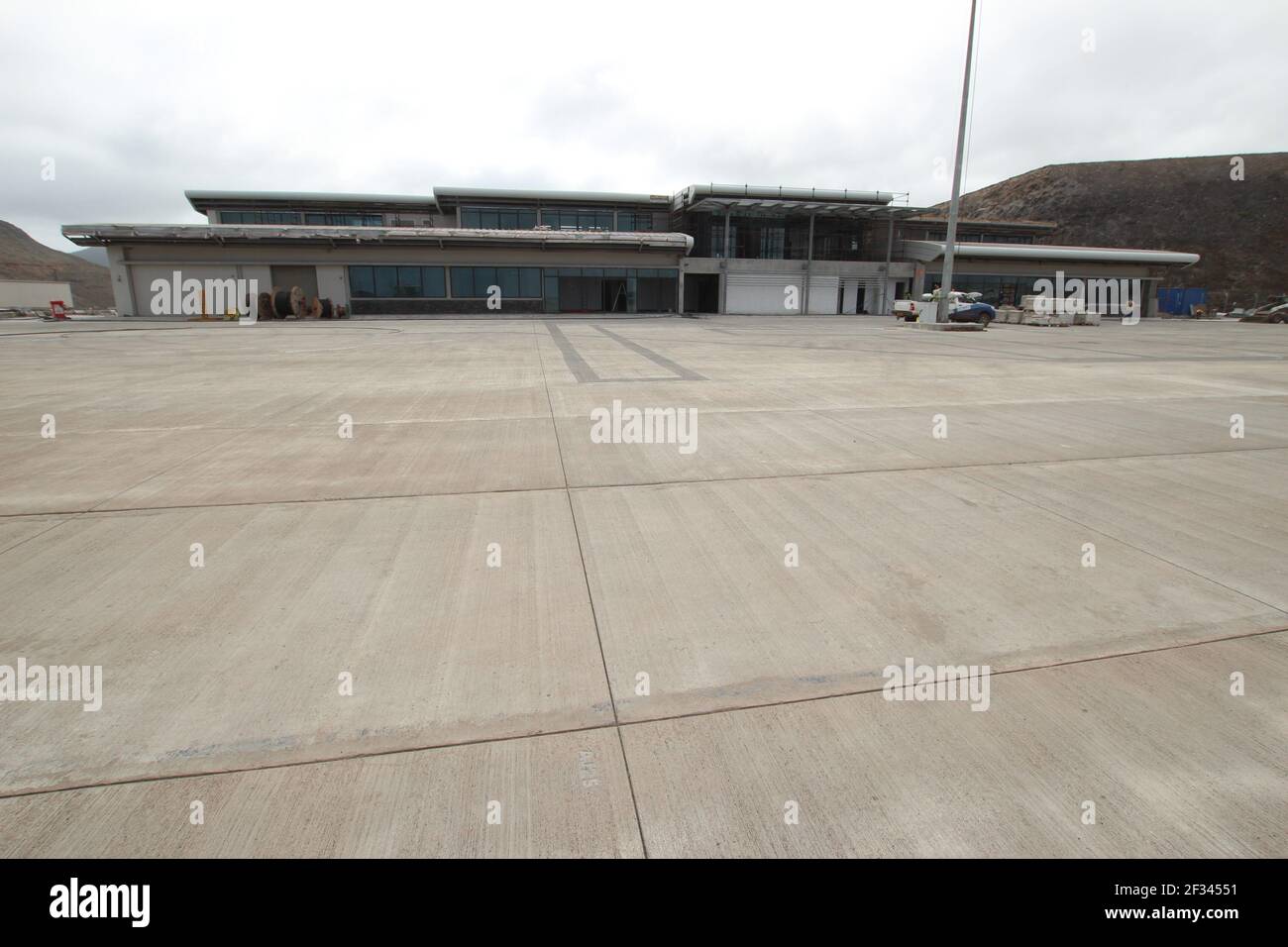 SAINTE-HÉLÈNE - 12 OCTOBRE 2015 : le terminal du premier aéroport international de Sainte-Hélène, dont la construction approche de l'achèvement Banque D'Images