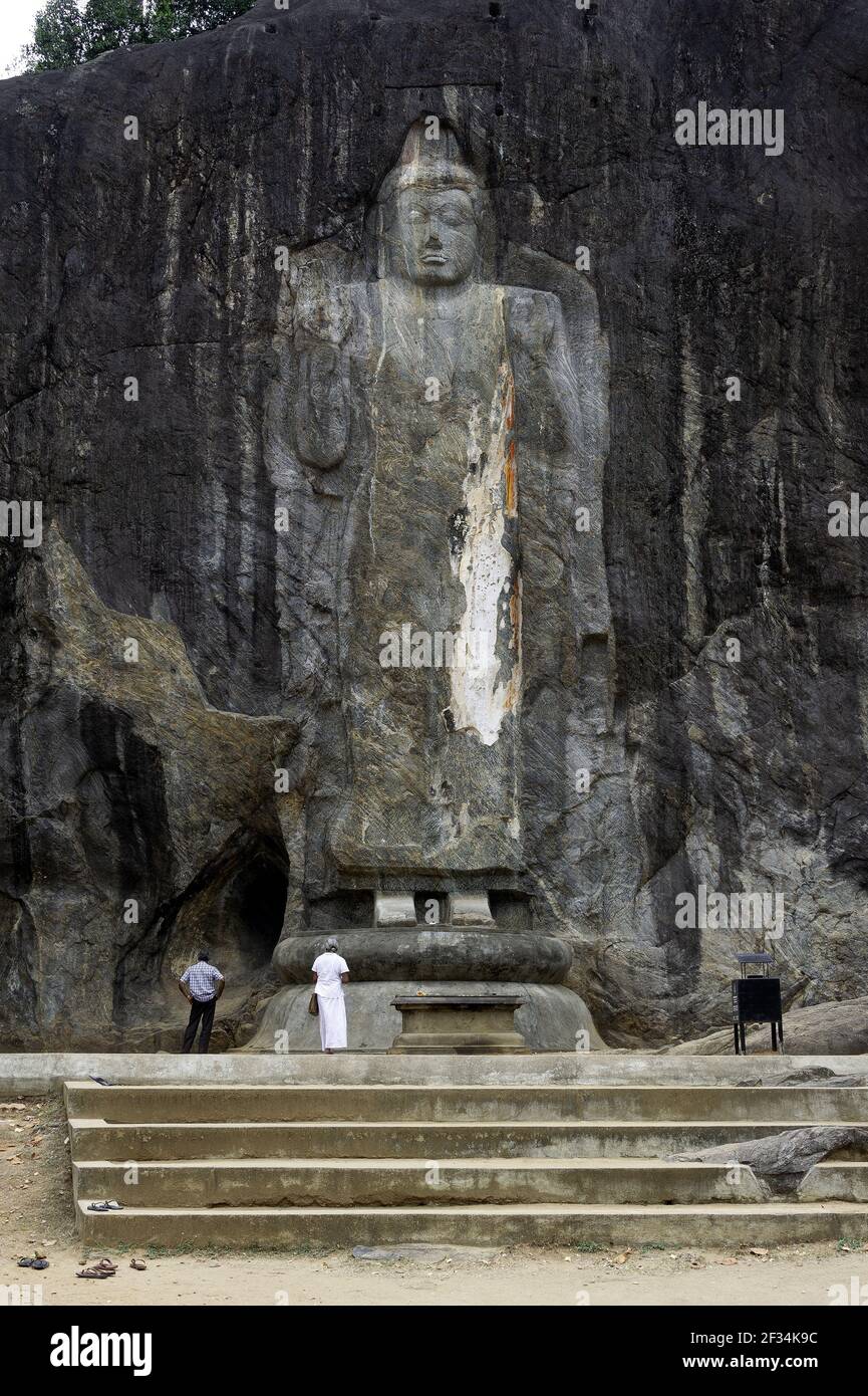 Statues sculptées en pierre à Buduruwagala Raja Maha Viharaya, Sri Lanka Banque D'Images