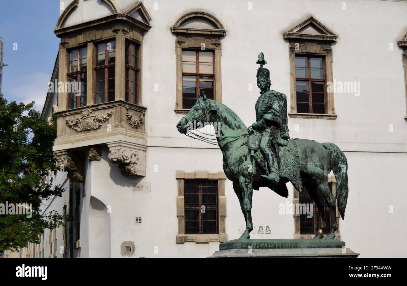 BUDAPEST, HONGRIE - 27 février 2021 : BUDAPEST, HONGRIE - 23 août 2013 : statue en hommage à Andras Hadik dans le quartier du château de Buda Banque D'Images