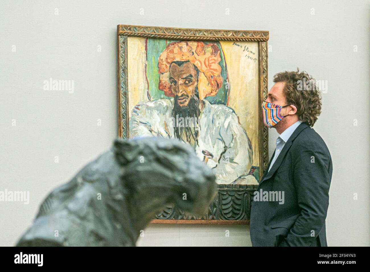 BONHAMS: NEW BOND STREET, LONDRES, ROYAUME-UNI 15 MARS 2021. Arabe avec Dagger par Irma Stern. Estimation: £700,000-1 000 000 l'appel photo pour l'art africain moderne et contemporain de Bonhams la vente elle-même aura lieu le mercredi 17 mars à Bonhams New Bond Street. Credit amer ghazzal/Alamy Live News Banque D'Images
