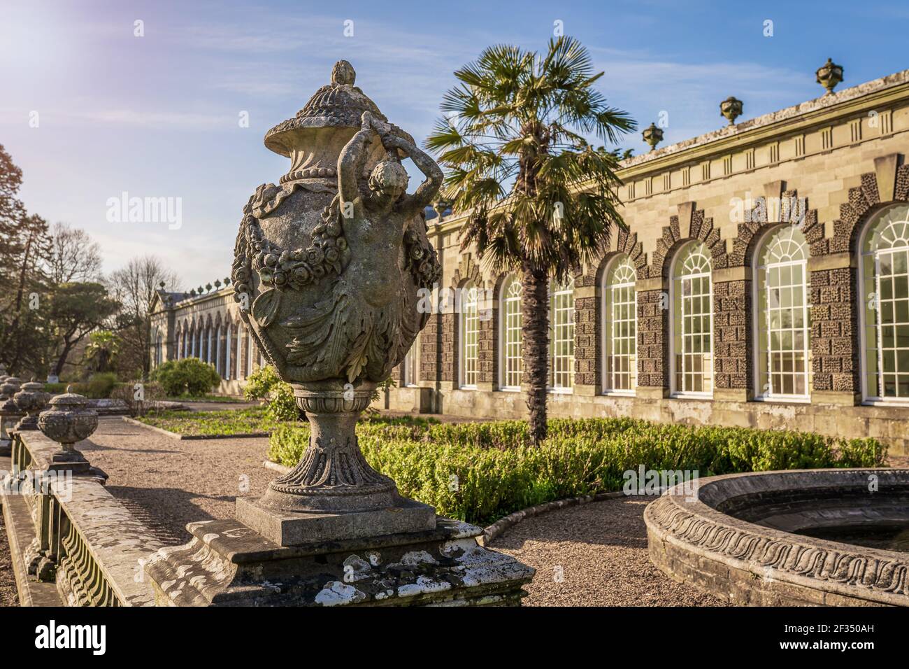 PORT TALBOT, Royaume-Uni - 27 FÉVRIER 2021 : extérieur de l'Orangerie, Margam Country Park, Neath Port Talbot, pays de Galles, Grande-Bretagne Banque D'Images