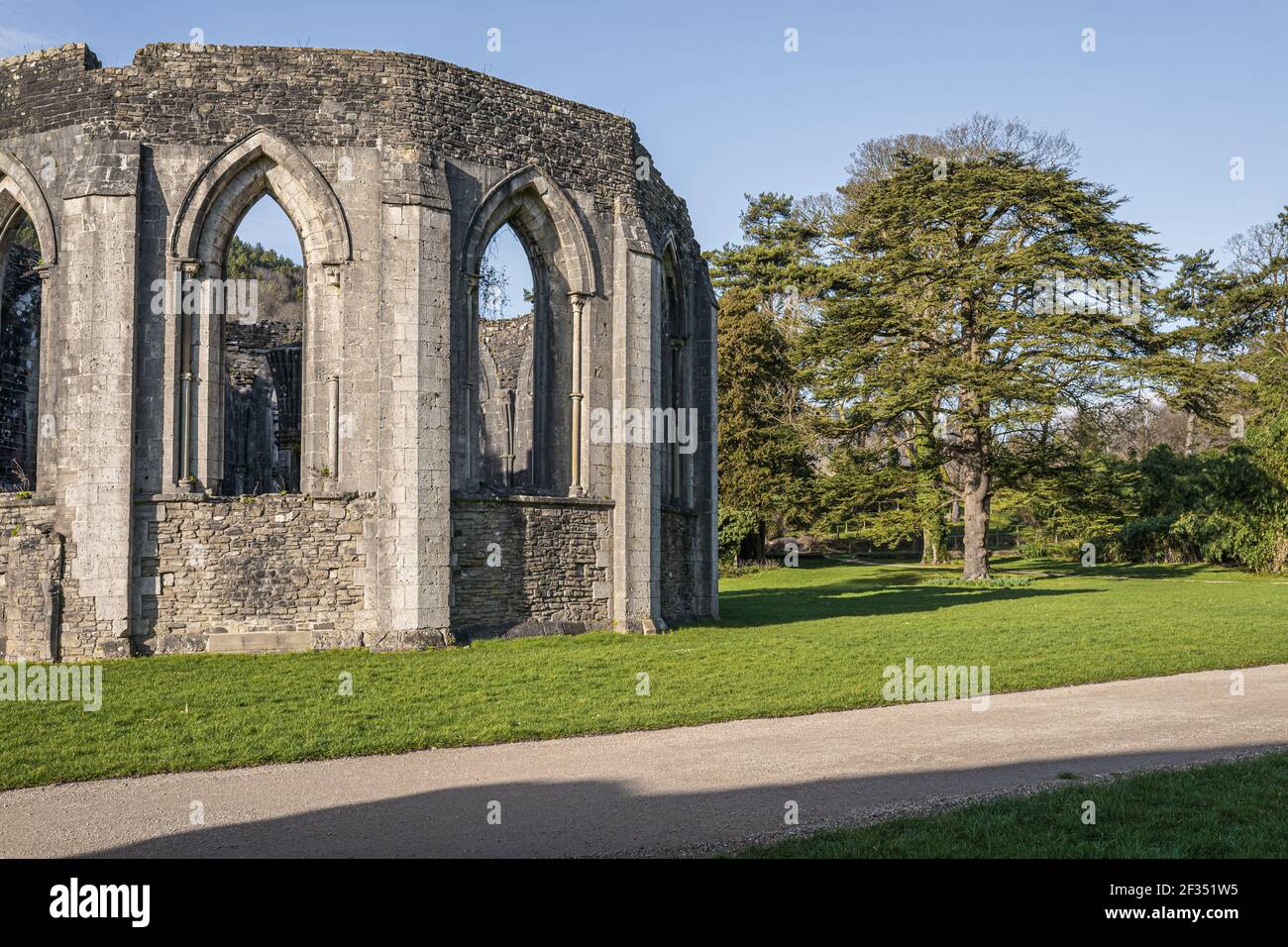 Les ruines de l'abbaye de Margam, le parc national de Margam, la Maison du Chapitre. Neath Port Talbot, pays de Galles, Royaume-Uni Banque D'Images