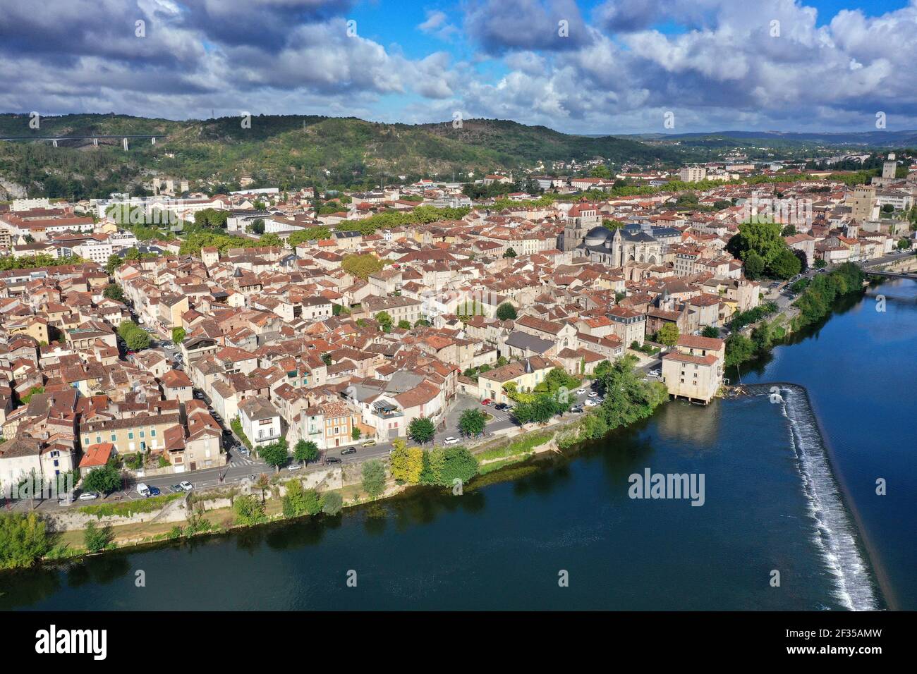 Cahors (sud de la France) : vue aérienne de la vieille ville et des rives du Lot Banque D'Images