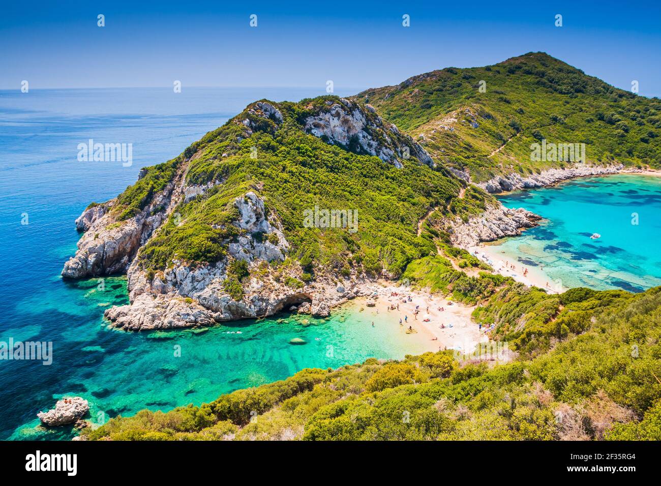 Corfou, Grèce. Vue aérienne de la plage de Porto Timoni. Banque D'Images