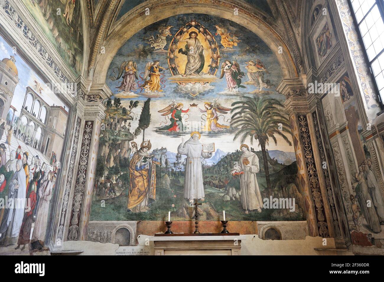 Italie, Rome, église de Santa Maria in Ara Coeli, Cappella Bufalini, peinture Pinturicchio “gloire de San Bernardino' Banque D'Images