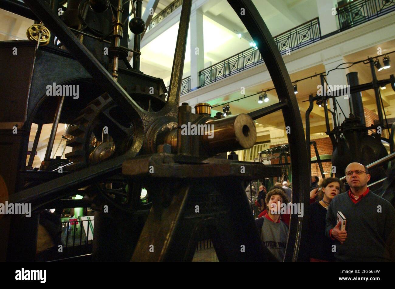 LE MOTEUR DE TABLE PAR HENRY MAUDSLAY DANS LE MOTEUR À VAPEUR SALLE AU MUSÉE DES SCIENCES.30/12/04 PILSTON Banque D'Images LE MOTEUR DE TABLE PAR HENRY MAUDSLAY DANS LE MOTEUR À VAPEUR SALLE AU MUSÉE DES SCIENCES.30/12/04 PILSTON Banque D'Images