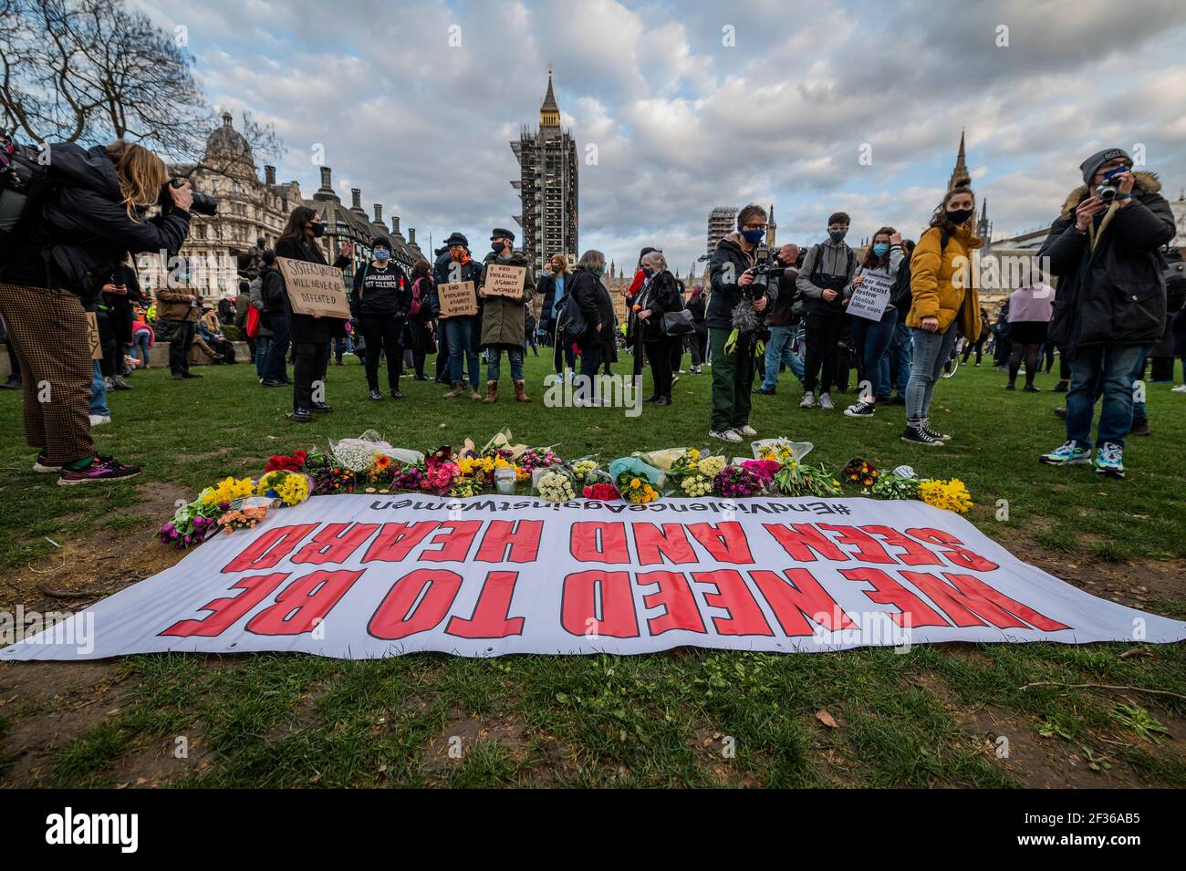 Londres, Royaume-Uni. 15 mars 2021. Manifestations dans le centre de Londres après que la police a autorisé la veille au Clapham Common Bandstand pour Sarah Everard. Crédit : Guy Bell/Alay Live News Banque D'Images