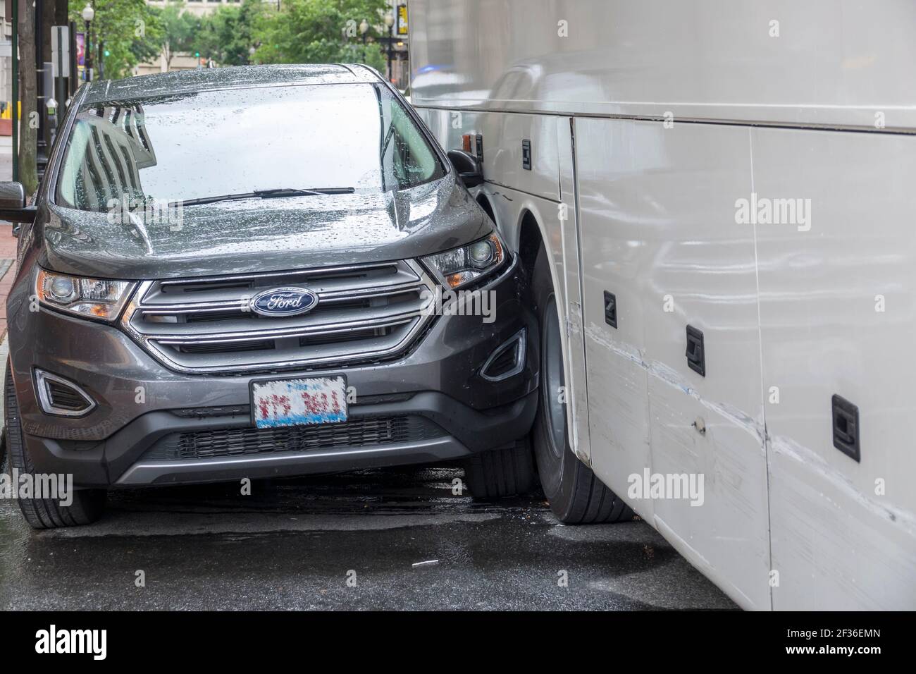 Washington DC, District de Columbia, collision car bus de voiture dérape accident serré espace trompé, Banque D'Images
