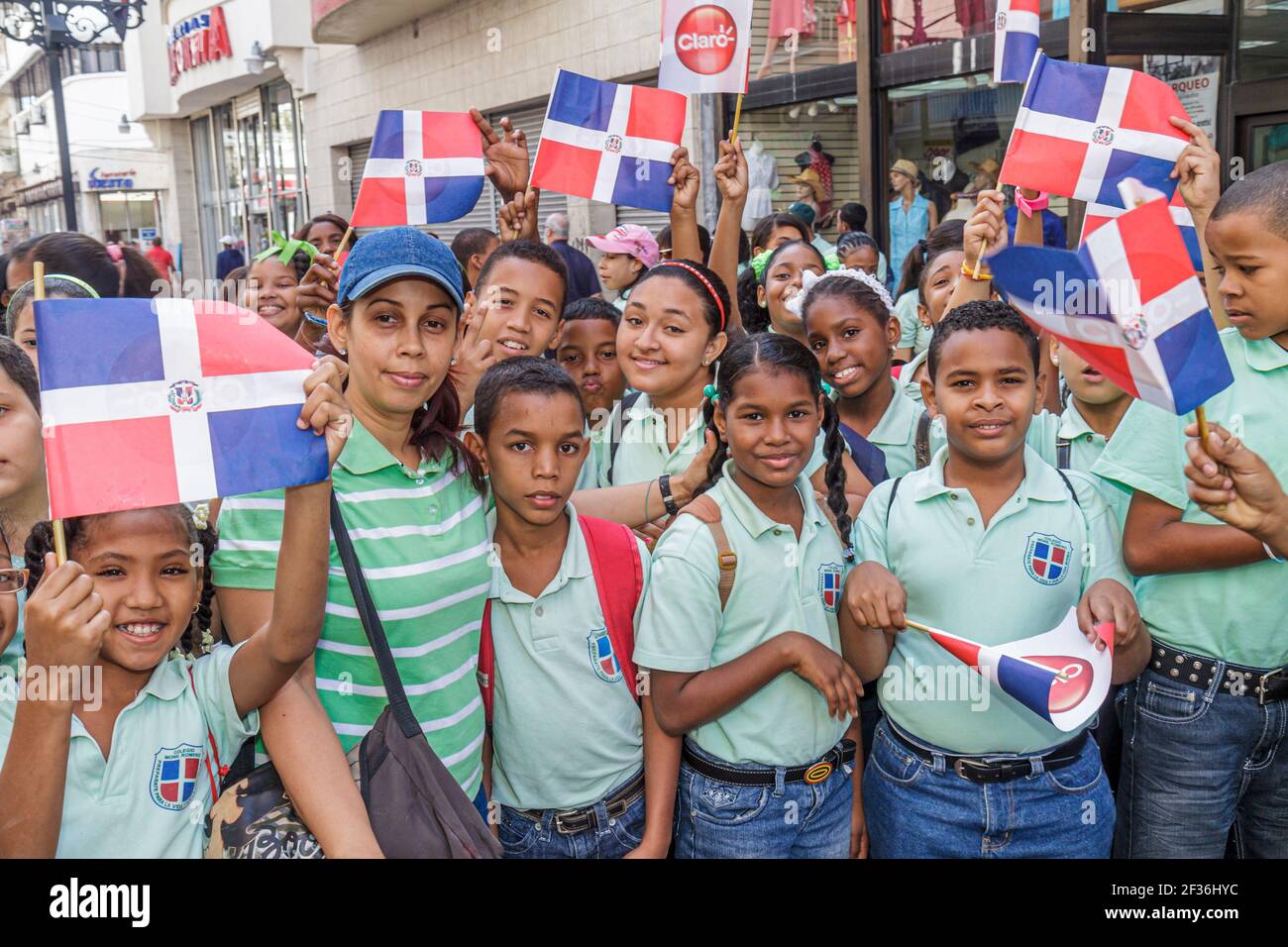 Santo Domingo République dominicaine, Ciudad Colonia Zona Colonial, Calle el Conde Peatonal centre commercial piétonnier, Hispanic étudiants garçons filles enfants classe d'école f Banque D'Images