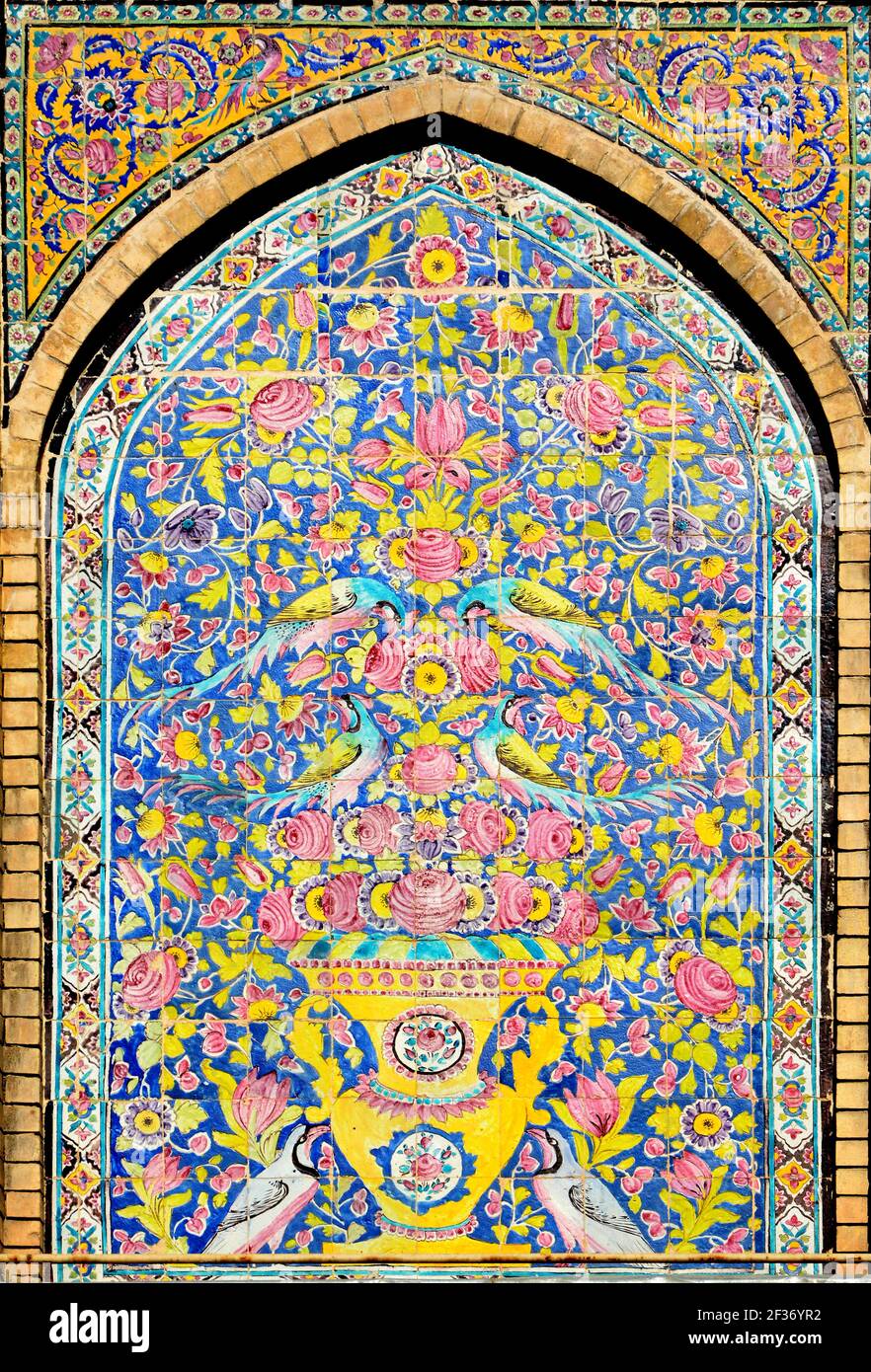 Œuvres d'art en carreaux de céramique dans le palais de Golestan à Téhéran, période de Qentra Banque D'Images