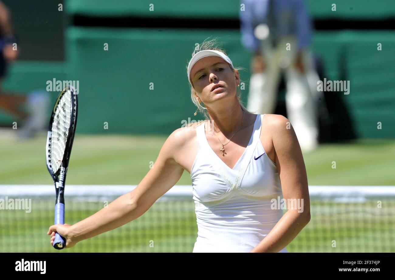 WIMBLEDON 2009 3e JOUR. MARIA SHARAPOVA V GISELA DULKO. 24/6/09. PHOTO DAVID ASHDOWN Banque D'Images