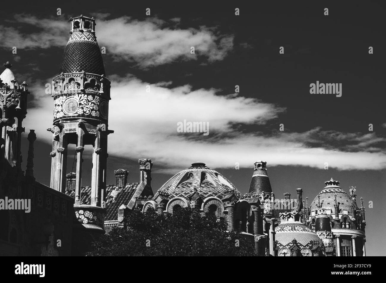 Attraction touristique à Barcelone, Catalogne, Espagne, dômes de l'hôpital de Sant Pau, célèbre monument modernisme. Photo historique noir blanc Banque D'Images