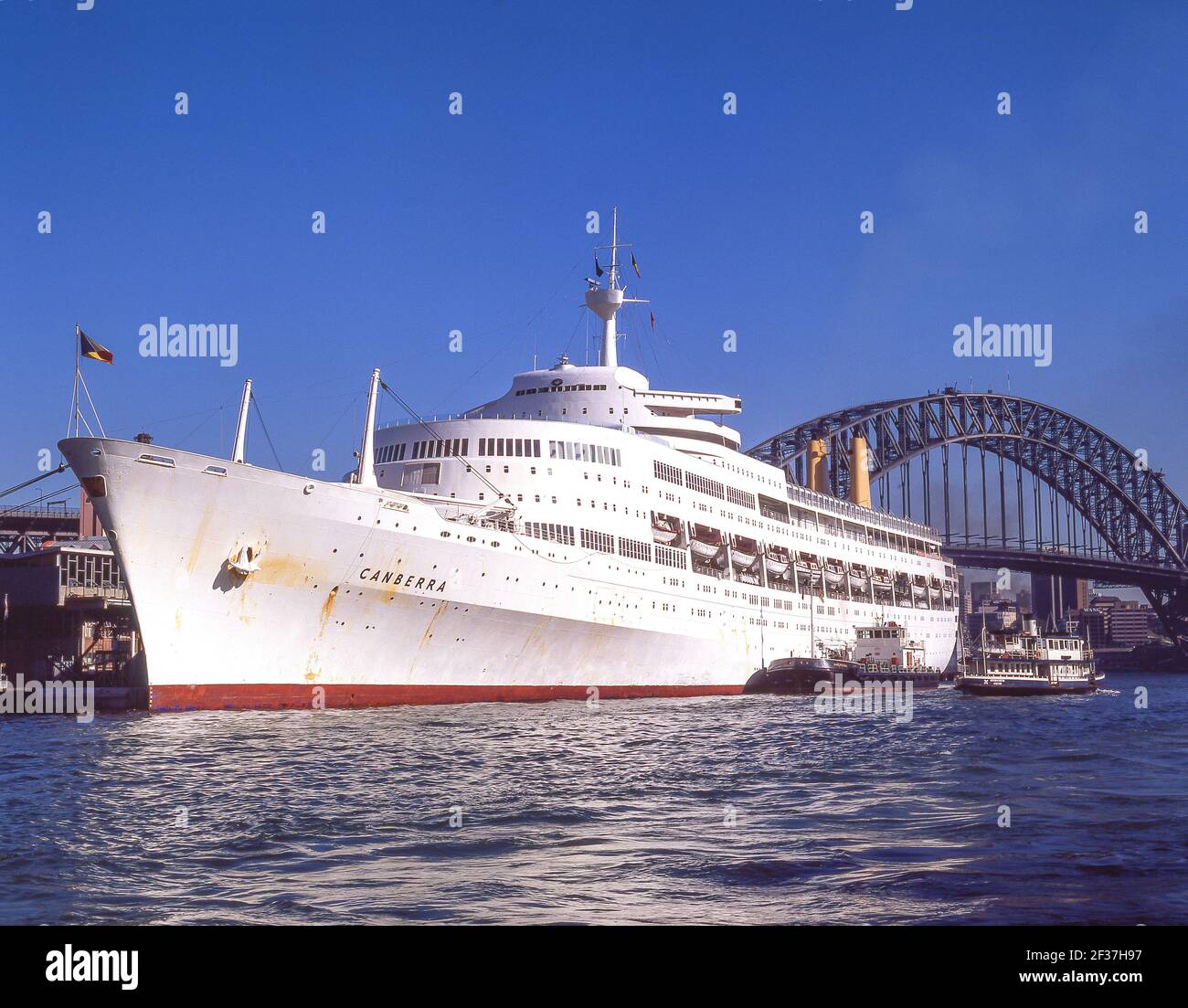 L'ancien bateau de croisière P&O Canberra a amarré à Circular Quay, dans le port de Sydney, à Sydney, en Nouvelle-Galles du Sud, en Australie Banque D'Images