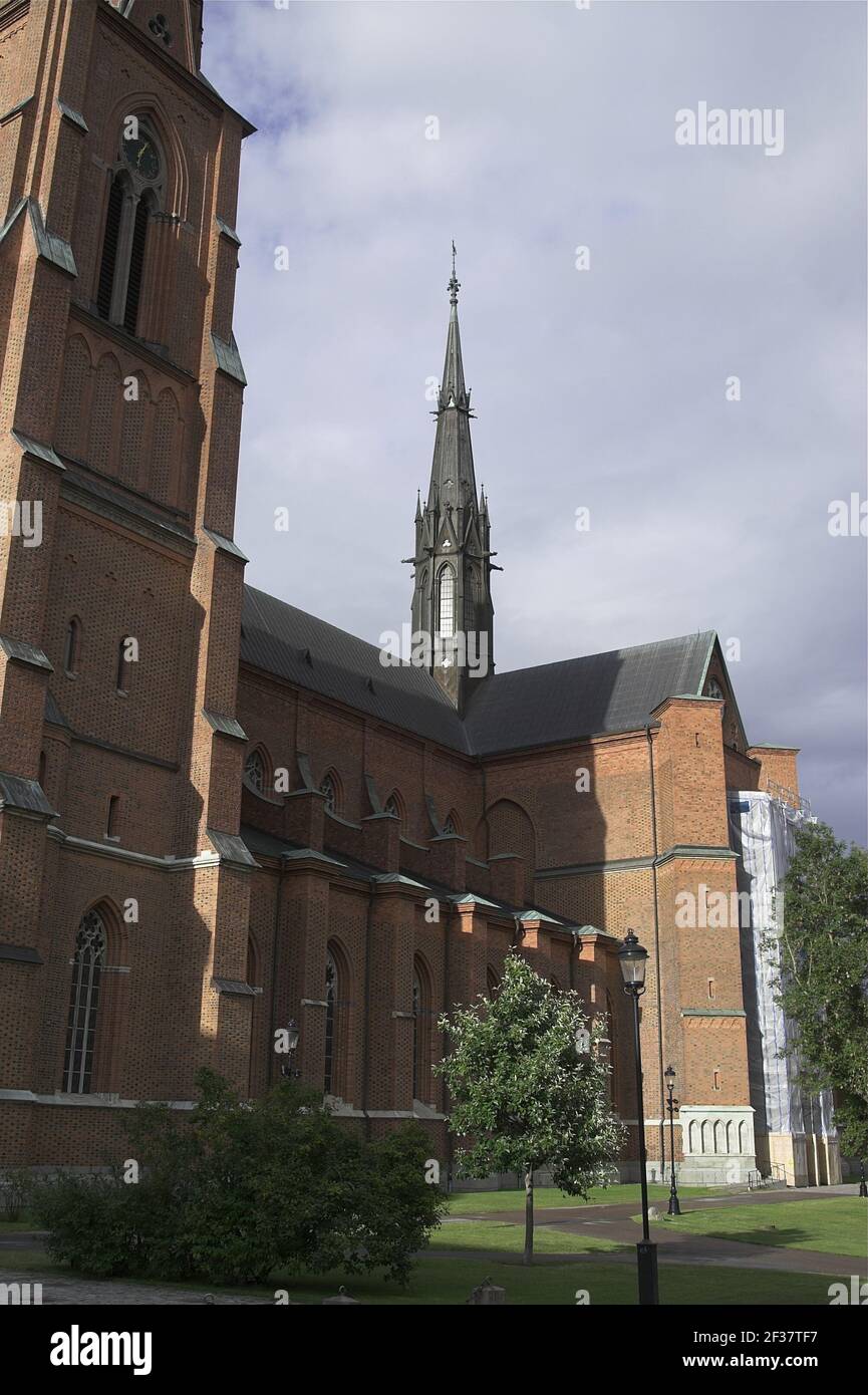 Suède, Schweden; Cathédrale d'Uppsala - extérieur; Dom zu Uppsala - Aussenansicht; tourelle de crête au croisement du transept et de la nef. Sygnaturka Banque D'Images