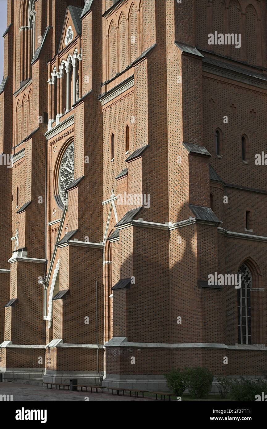 Suède, Schweden; Cathédrale d'Uppsala - extérieur; Dom zu Uppsala - Aussenansicht; entrée principale, façade. Haupteingang, Fassade.Entrada principal fachada Banque D'Images