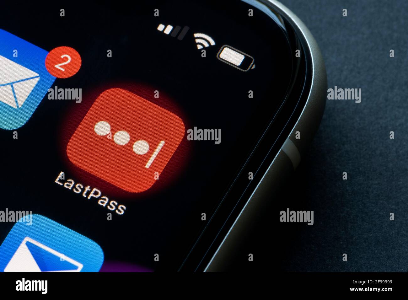 L'icône de l'application mobile LastPass s'affiche sur un iPhone le 12 mars 2021. LastPass est un gestionnaire de mots de passe freemium qui stocke les mots de passe cryptés en ligne. Banque D'Images