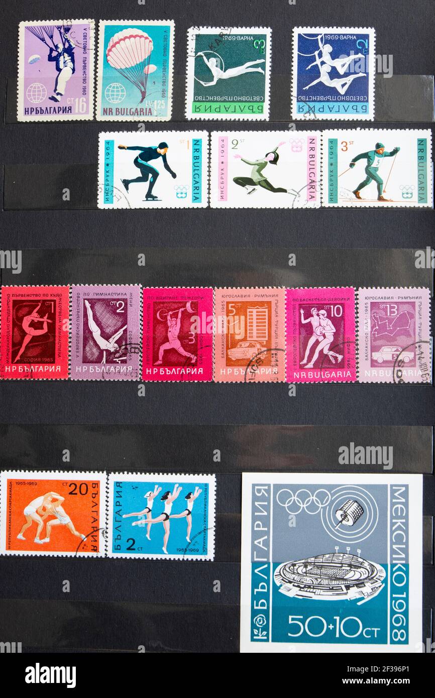 05.03.2021 Istanbul Turquie - Collection bulgare de timbres-poste vers 1965 - 1978 - page 16. Tampon utilisé et annulé Banque D'Images