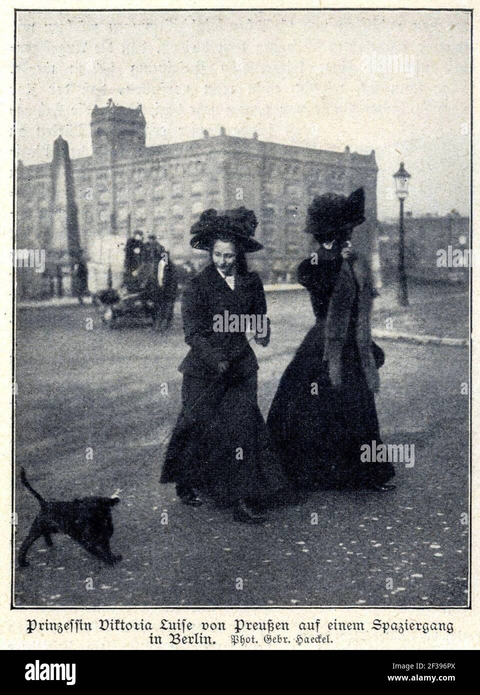 Prinzessin Viktoria Luise spaziert durch Berlin, 1908. Banque D'Images