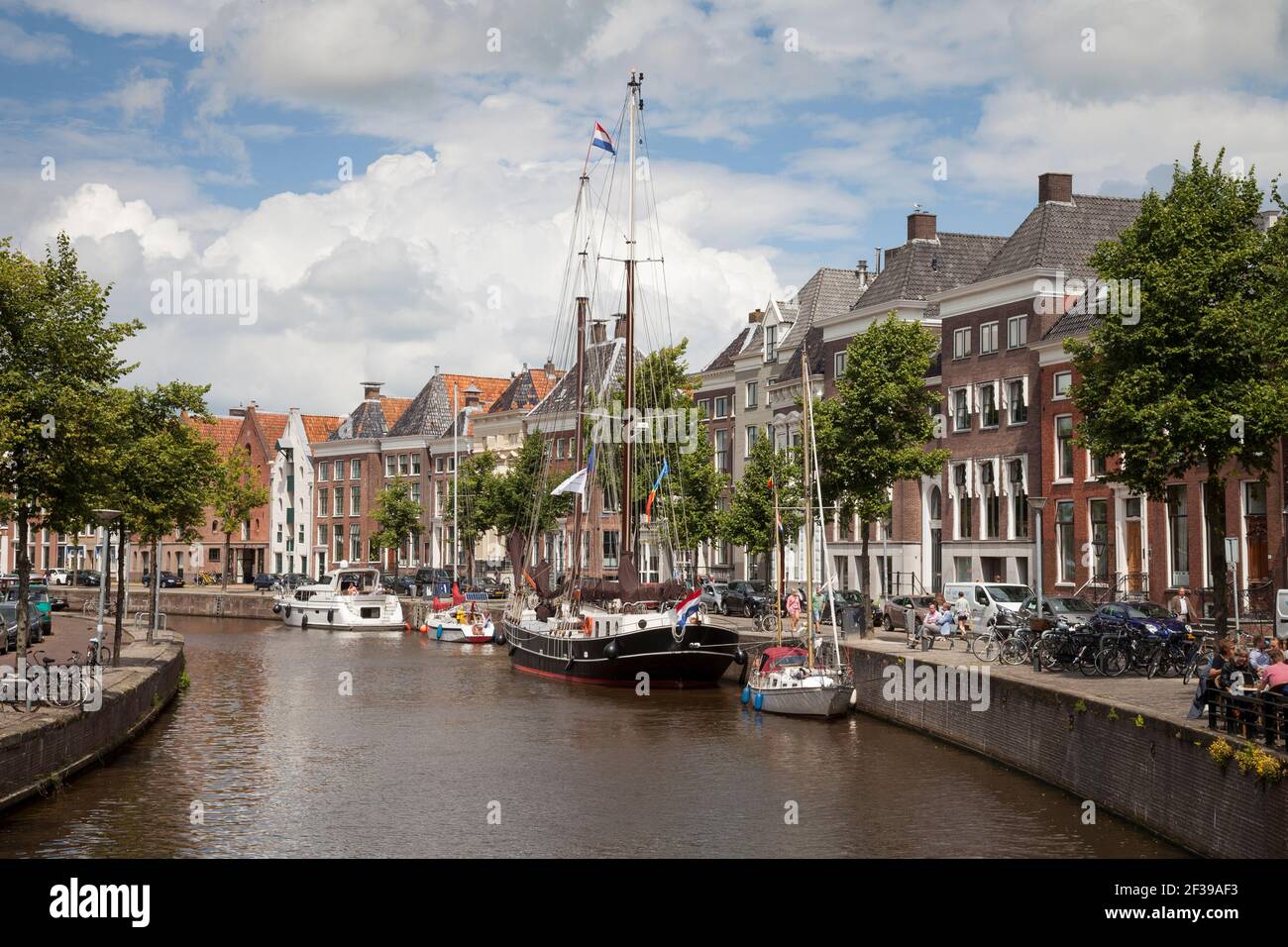 Géographie / Voyage, pays-Bas, Groningen, canal port, droits-supplémentaires-autorisation-Info-non-disponible Banque D'Images