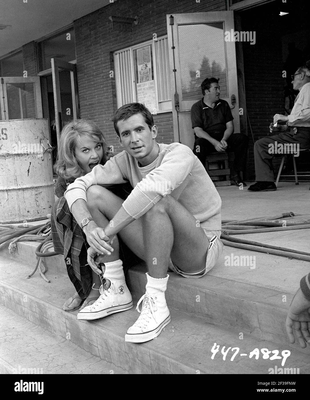 JANE FONDA et ANTHONY PERKINS dans TALL STORY (1960), réalisé par JOSHUA LOGAN. Crédit: WARNER BROTHERS / Album Banque D'Images