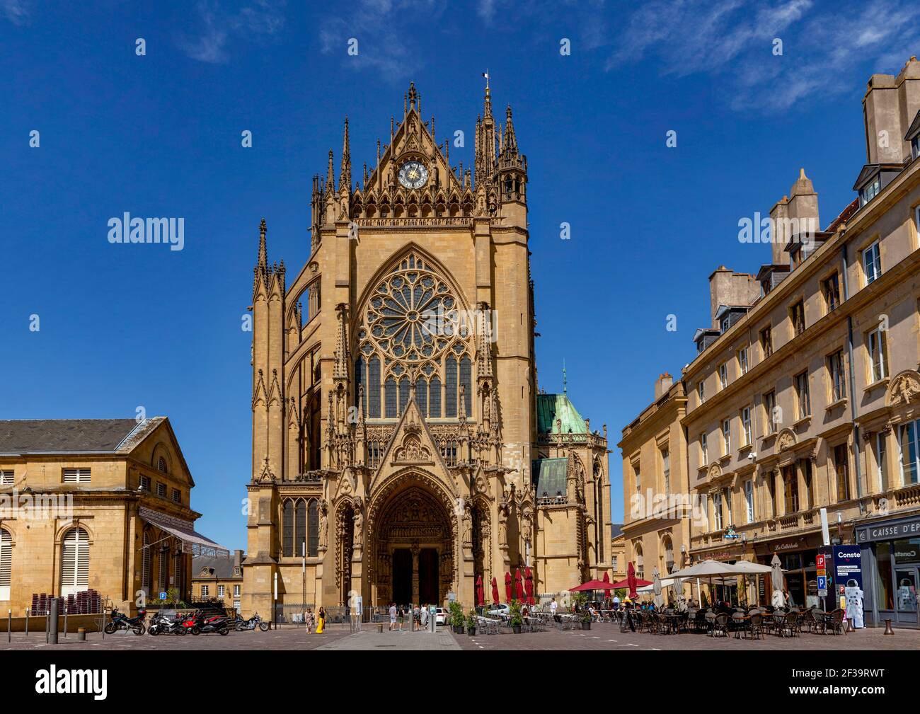 Metz (nord-est de la France) : cathédrale de Metz ou cathédrale Saint-Étienne (cathédrale Saint-Étienne-de-Metz), style gothique flamboyant Banque D'Images