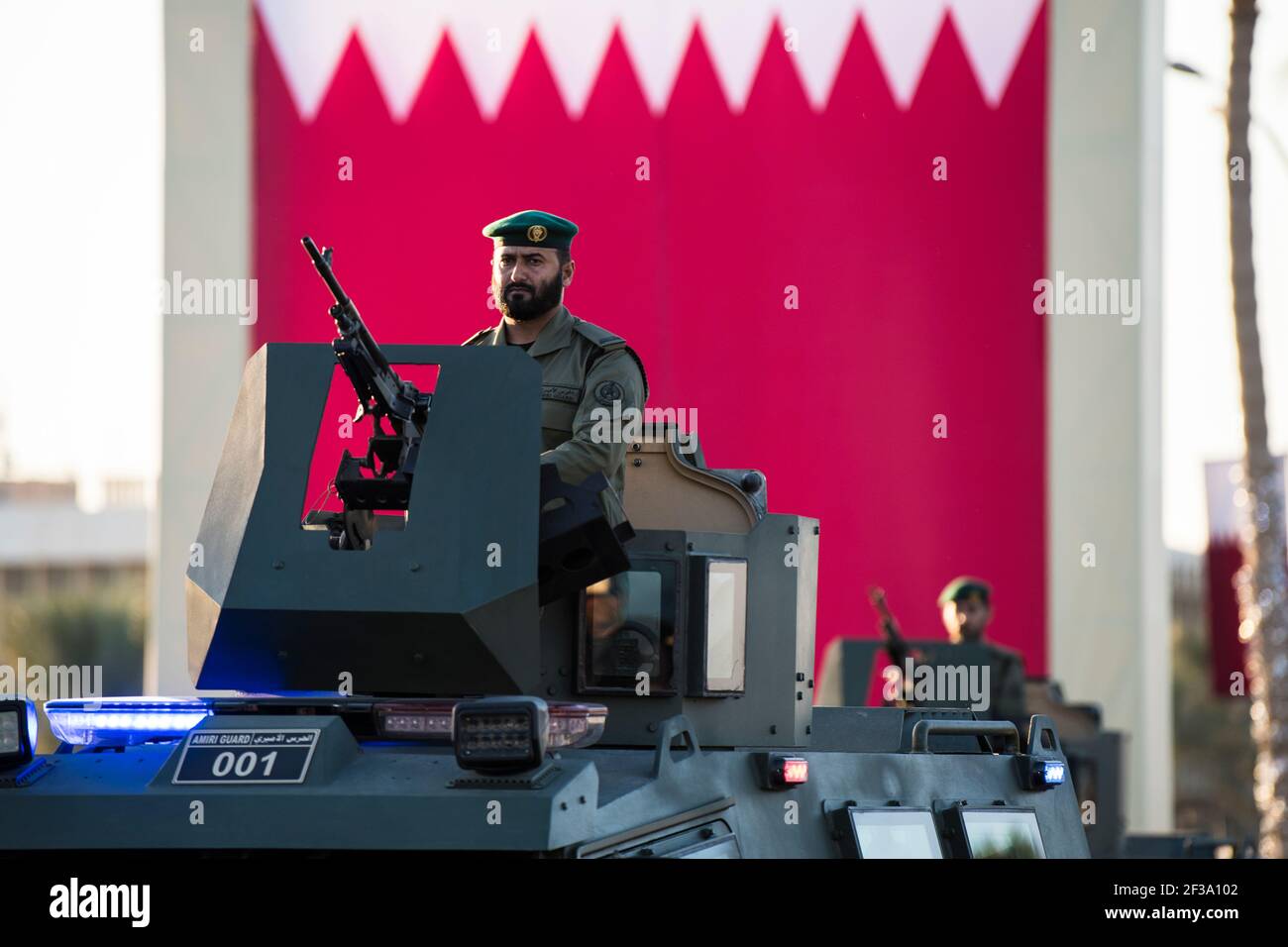 Doha, Qatar - 18 décembre 2017: Performance militaire sur la parade de la Journée nationale sur la Corniche. Banque D'Images