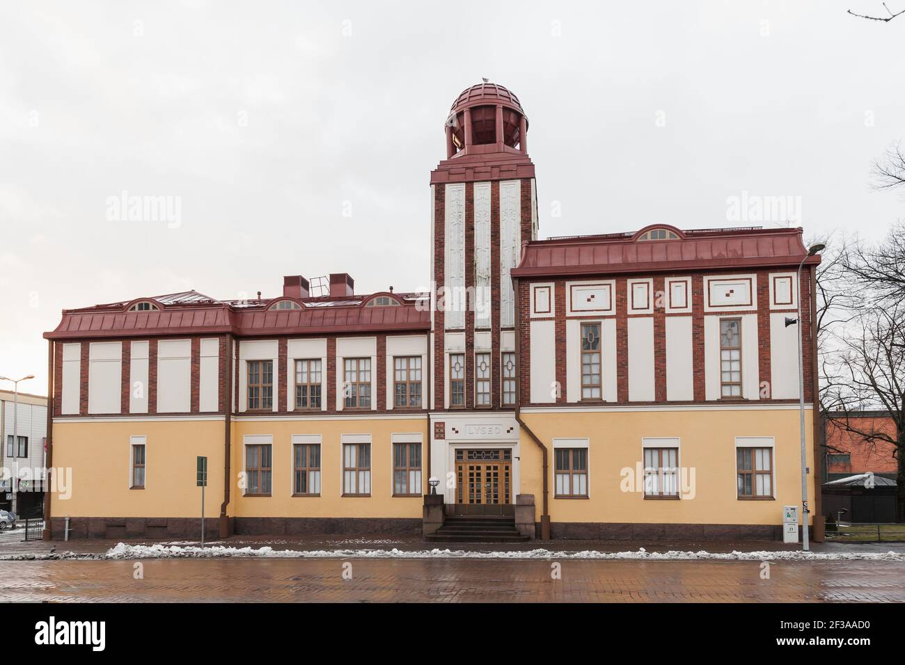 Kotka, Finlande - 14 décembre 2014 : Kotka Lyceum, une école secondaire en centre-ville. Il a été fondé en 1896 Banque D'Images