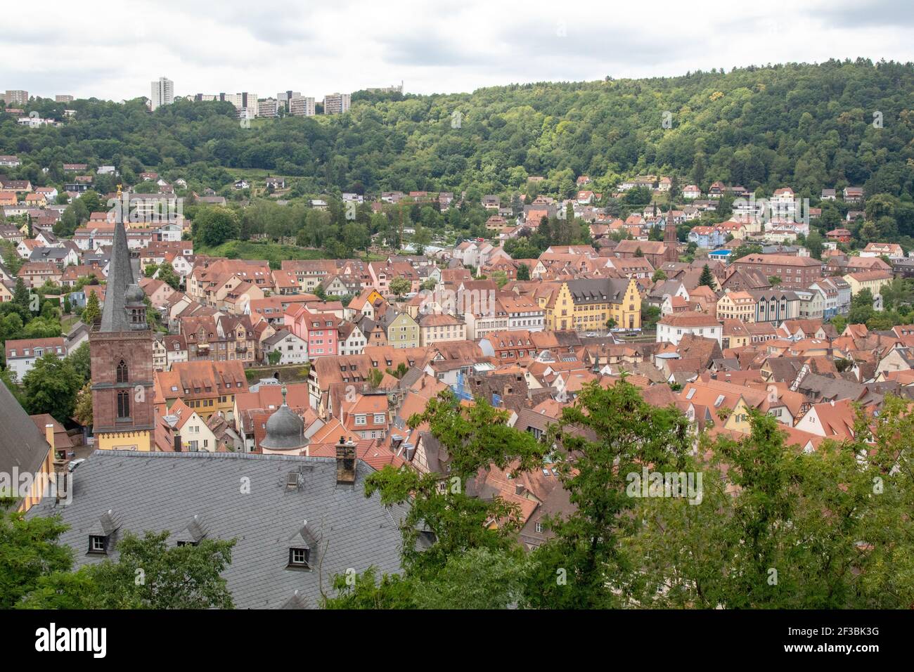 Wertheim am main Allemagne - 19.06.2018: Vue de Wertheim am main depuis le point de vue du château Banque D'Images