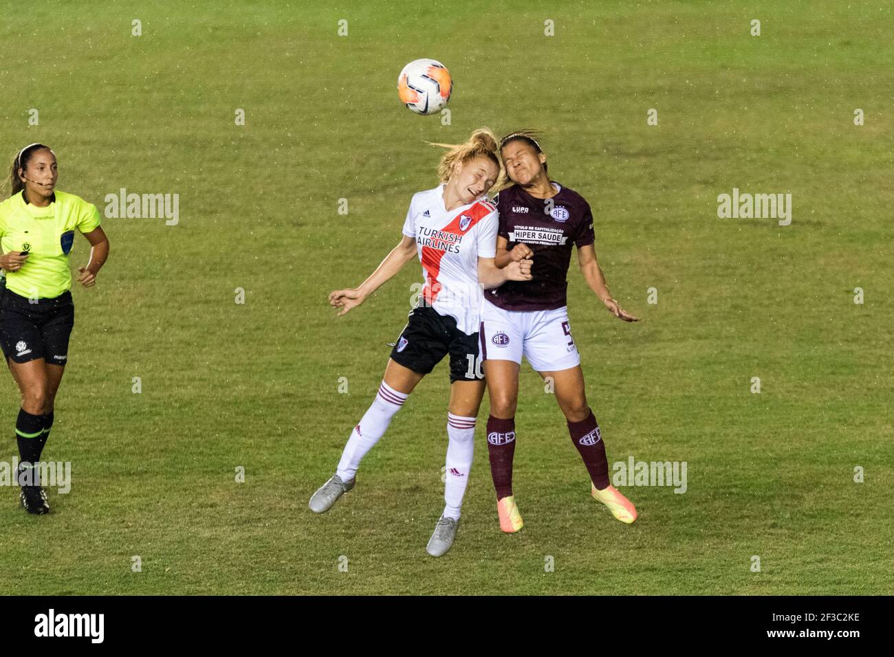 Moron, province de Buenos Aires, Argentine. 15 mars 2021. SPORTS.- 15 mars 2021. Moron, province de Buenos Aires, Argentine.- River plate (ARG) et Ferroviaria (Brésil) jouent les derniers quarts de la femme de football CONMEBOL Copa Libertadores, au stade Deportivo Moron à Moron, province de Buenos Aires, Argentine, le lundi 15 mars, 2021. Credit: Julieta Ferrario/ZUMA Wire/Alay Live News Banque D'Images