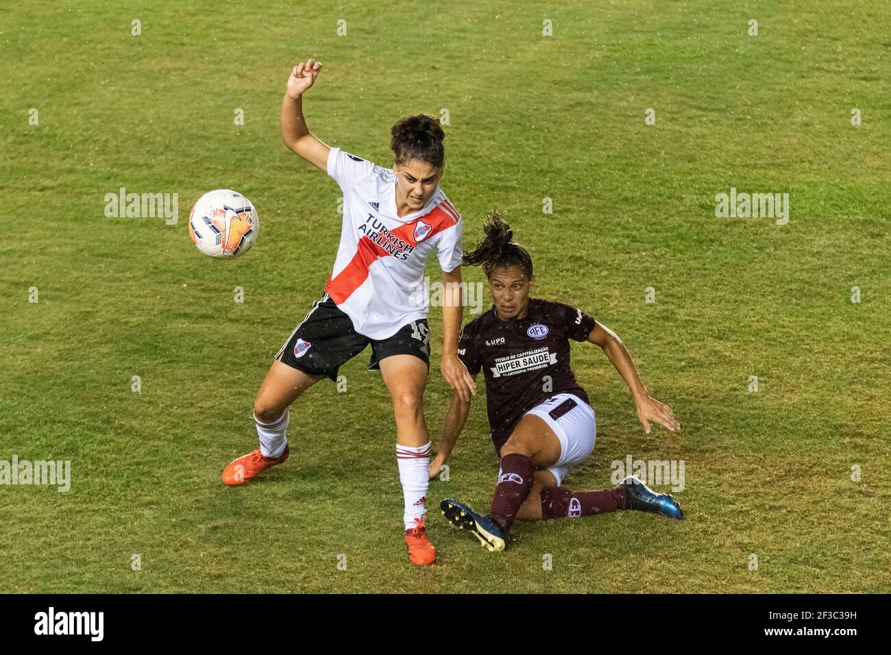15 mars 2021, Moron, province de Buenos Aires, Argentine: SPORTS.- 15 mars 2021. Moron, province de Buenos Aires, Argentine.- River plate (ARG) et Ferroviaria (Brésil) jouent les derniers quarts de la femme de football CONMEBOL Copa Libertadores, au stade Deportivo Moron à Moron, province de Buenos Aires, Argentine, le lundi 15 mars, 2021. (Credit image: © Julieta Ferrario/ZUMA Wire) Banque D'Images