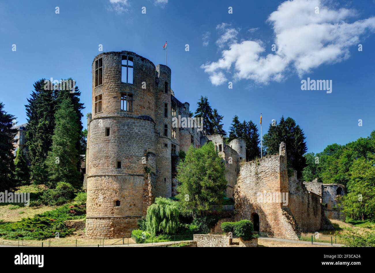 Luxembourg : ruines du château de Beaufort, forteresse médiévale Banque D'Images