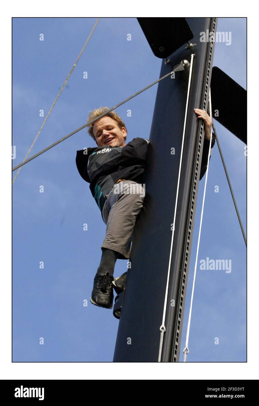 Gordon Ramsay a rejoint l'équipe ABN AMRO de la Volvo Ocean Race en tant que consultant alimentaire pour l'équipe néerlandaise. Il essaiera d'améliorer le goût et la teneur en nutricianal des aliments séchés à bord. Gordon a pu assister à la course de l'écurie lors de la première course dans le port de la course autour du monde à Sanxenxo sur la côte nord de l'Espagne.pic David Sandison 4+5/11/2005 Banque D'Images
