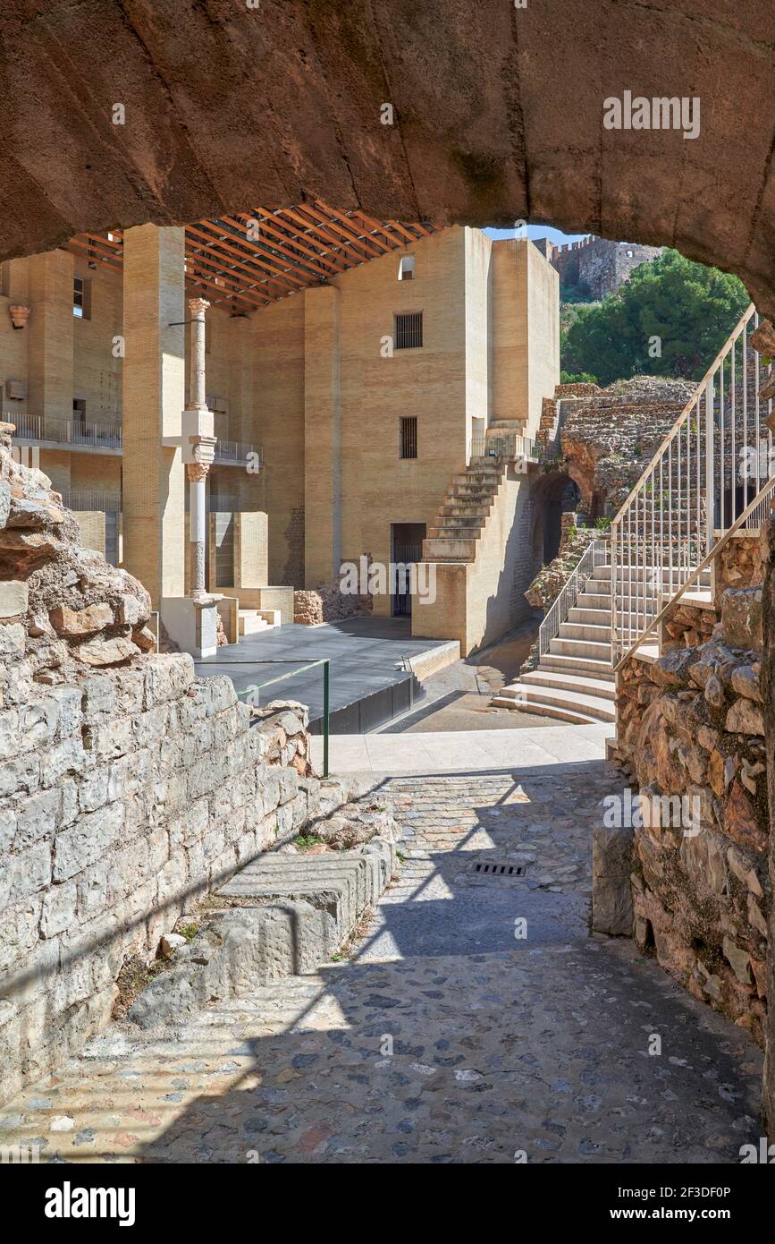 Vue sur l'ancien théâtre romain de la ville de Sagunto dans la province de Valence, Espagne, Europe Banque D'Images