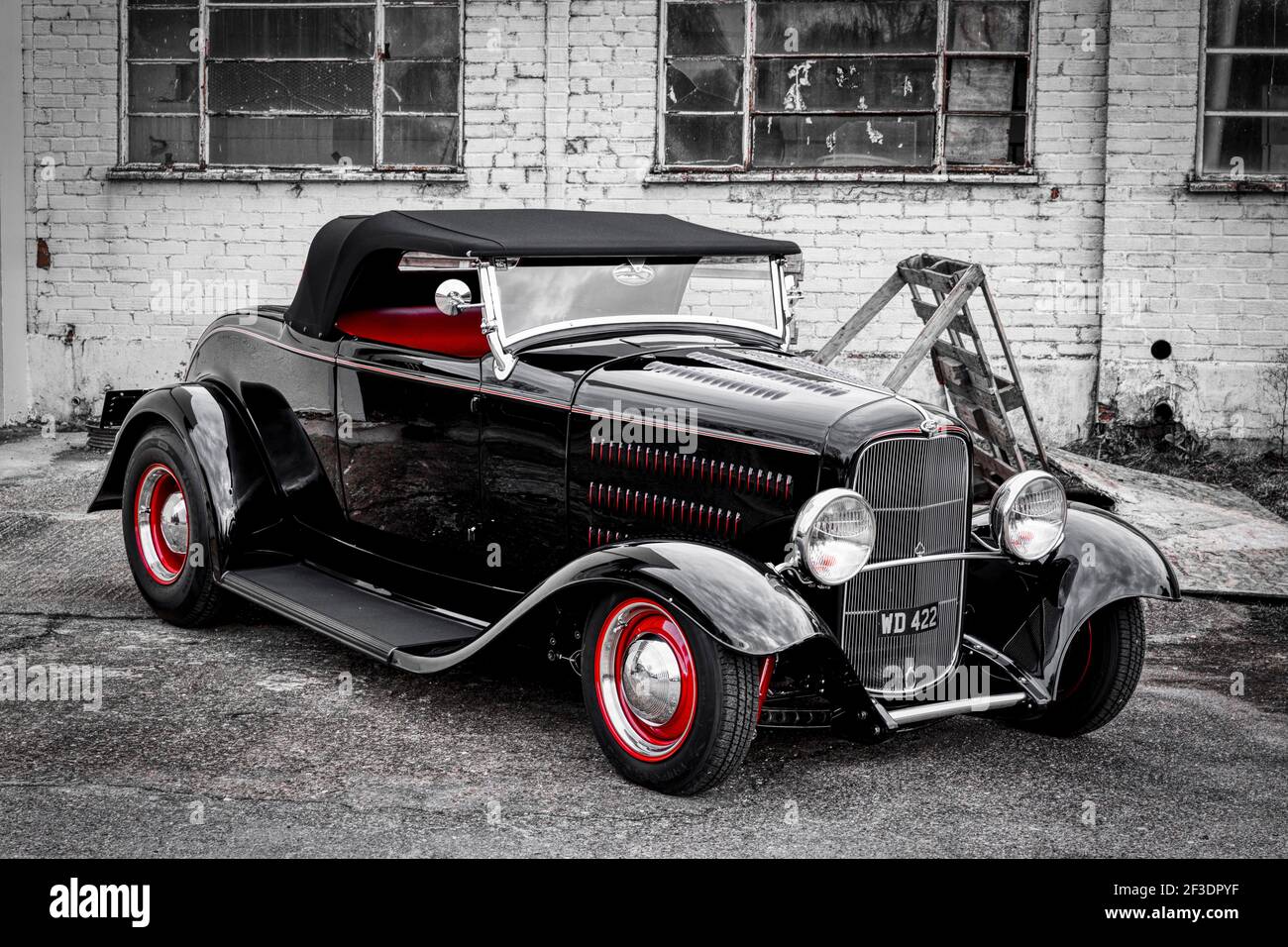 Roadster Ford modèle B 1932 exposé à Lenwade Industrial Estate, Norfolk, Royaume-Uni. Banque D'Images
