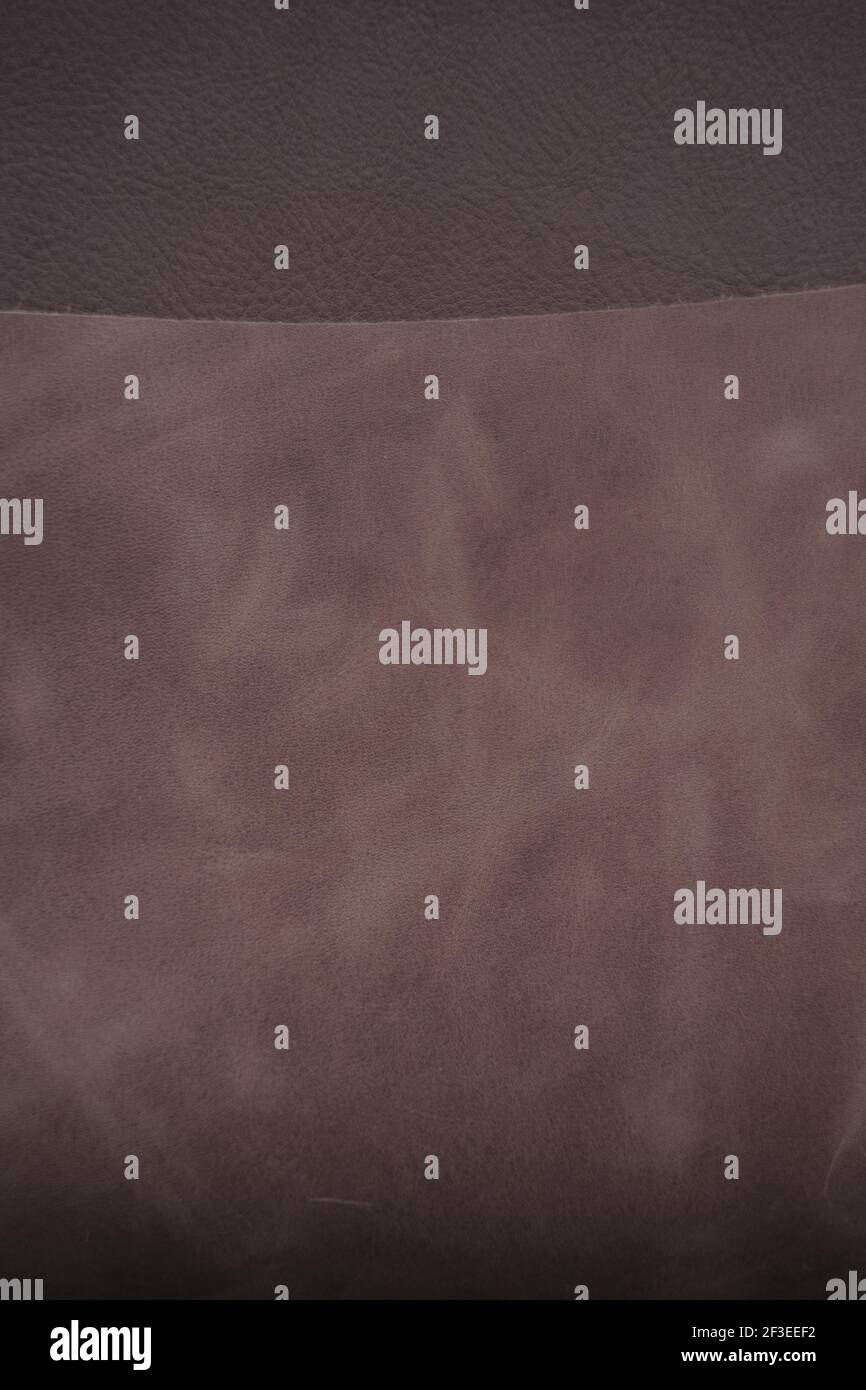 Arrière-plan en cuir. Texture du cuir véritable et du daim.cuir brun.morceau de cuir véritable ensemble de couleurs marron.Fabrication à partir de cuir véritable Banque D'Images