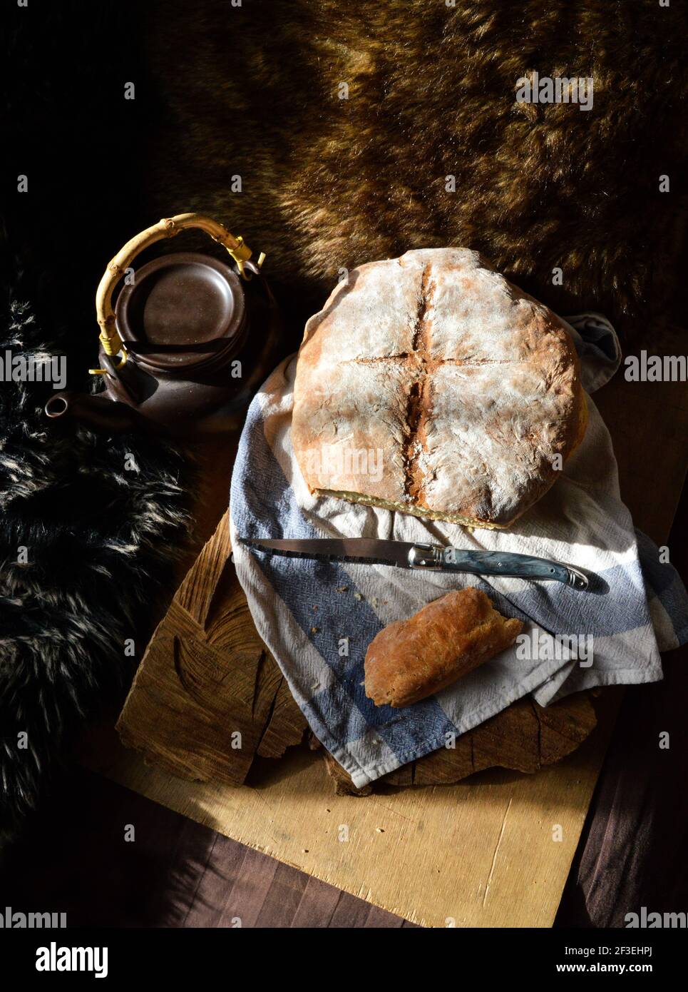 Appétissant pain fait maison pour le dîner, le déjeuner ou le petit déjeuner. Banque D'Images