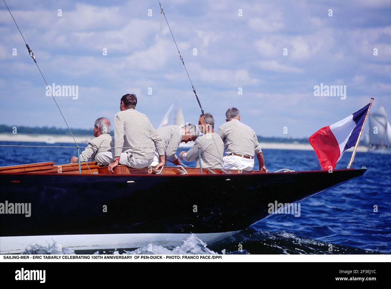 SAILING-MER - ERIC TABARLY CÉLÉBRANT LE 100E ANNIVERSAIRE DE PEN-DUICK - PHOTO: FRANCO PACE / DPPI Banque D'Images